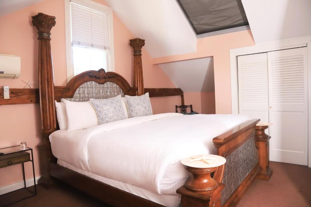 Hartstone Inn Image 24