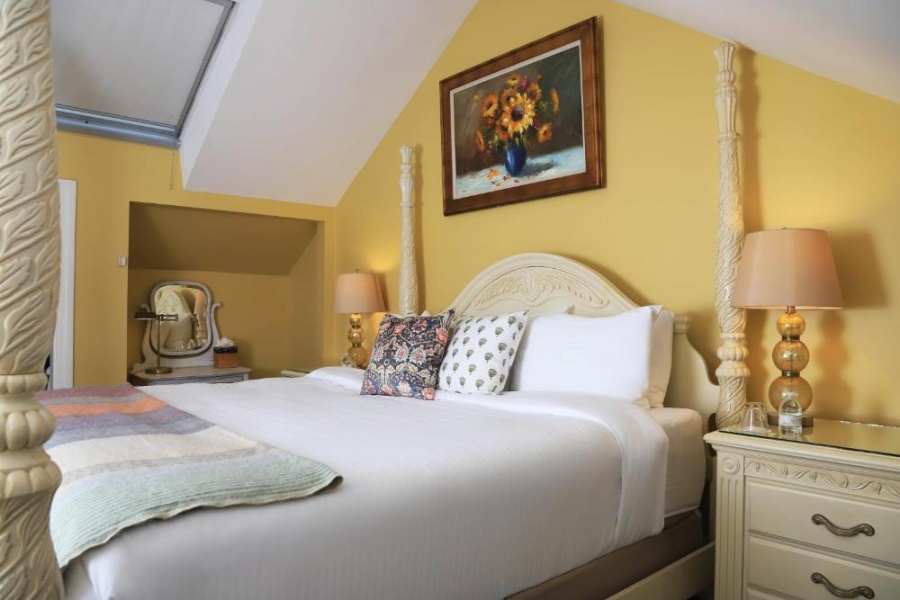 Hartstone Inn Image 33