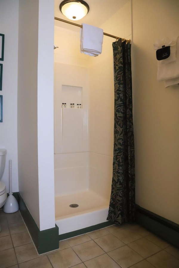 Hartstone Inn image 3